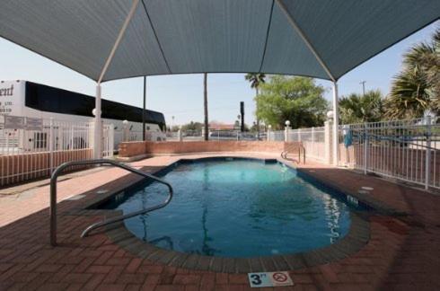 Edinburg Executive Inn 外观 照片