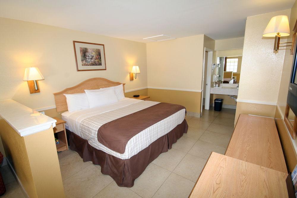 Edinburg Executive Inn 外观 照片